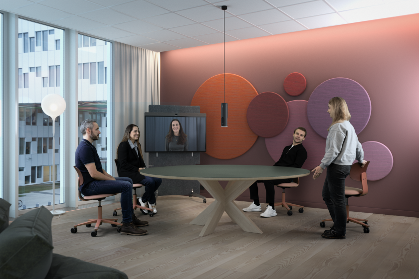 Neat Center für gleichberechtigte hybride Meetings mit Google Workspace