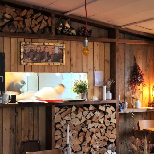 Beschallungsanlage an der Bar