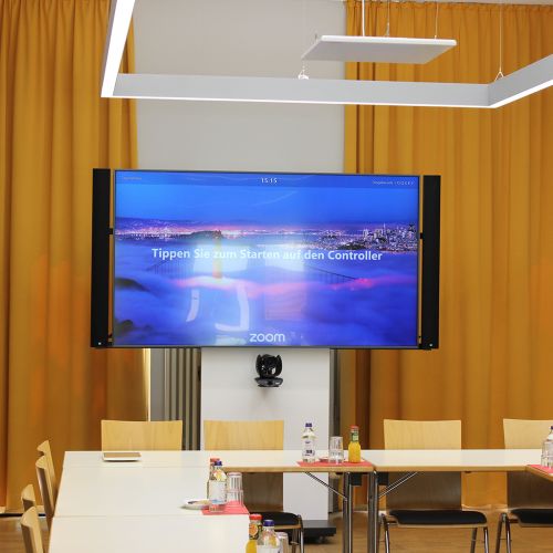 Bild- und Tontechnik im Konferenzraum