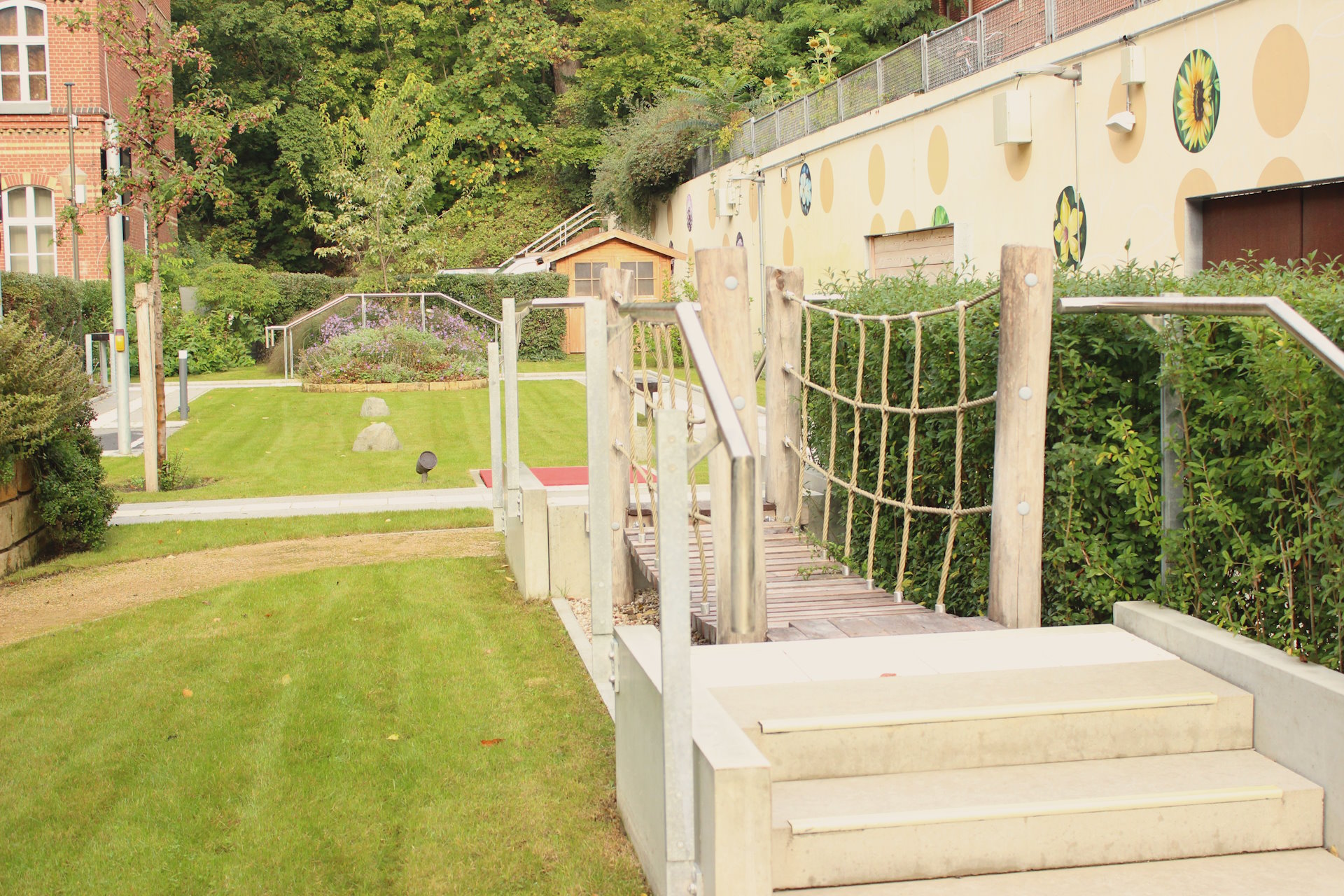 Holzbrücke im Stadtteil der Sinne