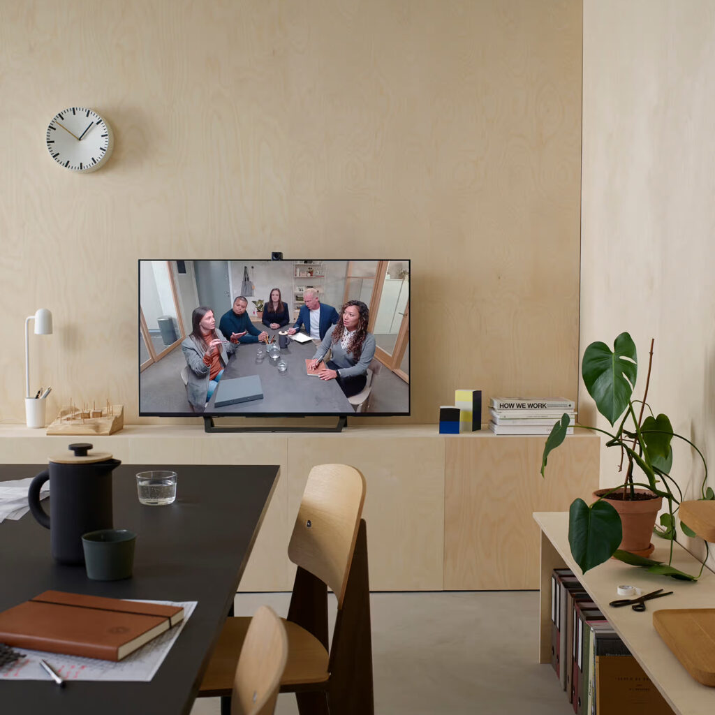 Huddly IQ without Mic – clevere USB Kamera für professionelle Huddle Spaces