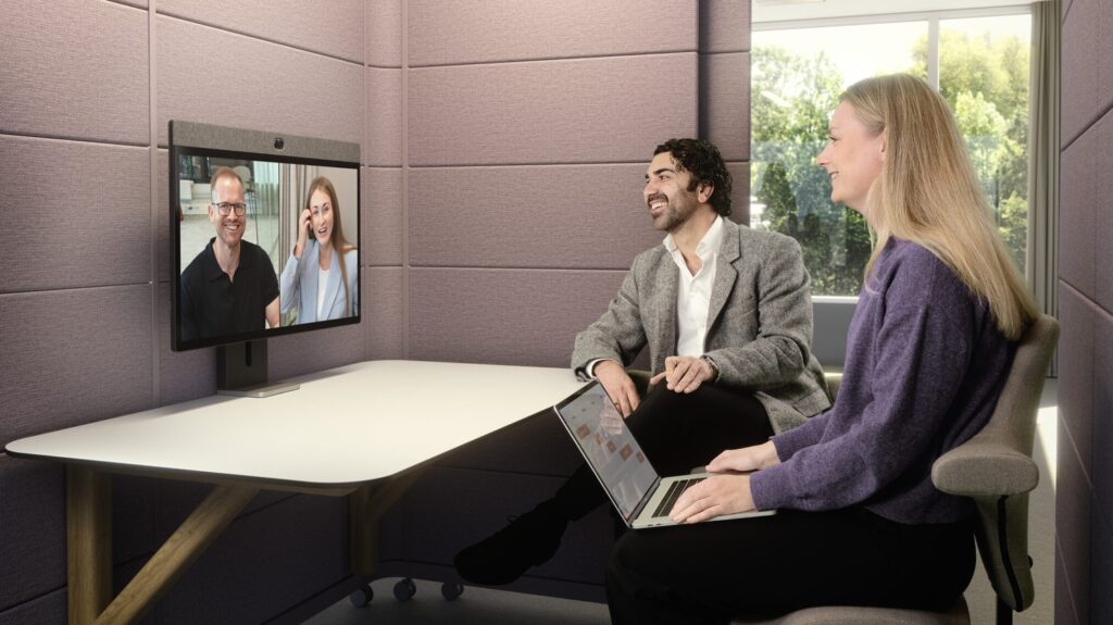 Kleiner Konferenzraum Google Meet – Neat Board 32 Touchscreen